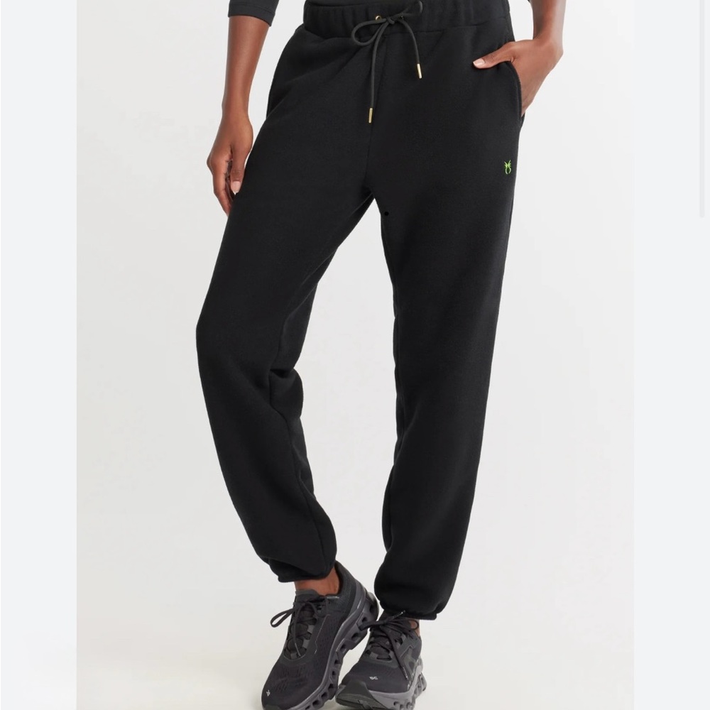 NWT Black Dudley Stephens joggers in Black Vello fleece